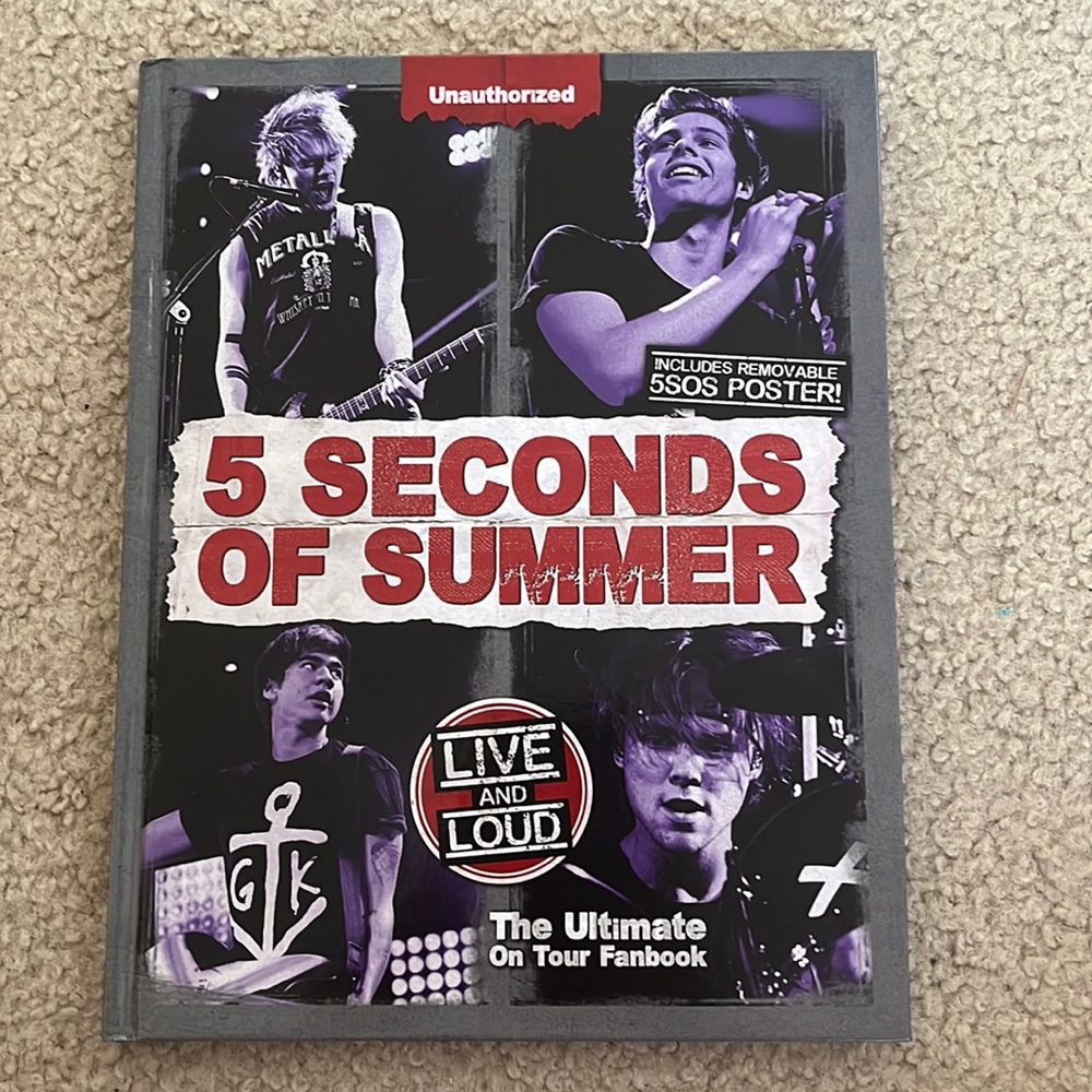 5 Seconds of Summer Live and Loud - The Ultimate On Tour Fan book